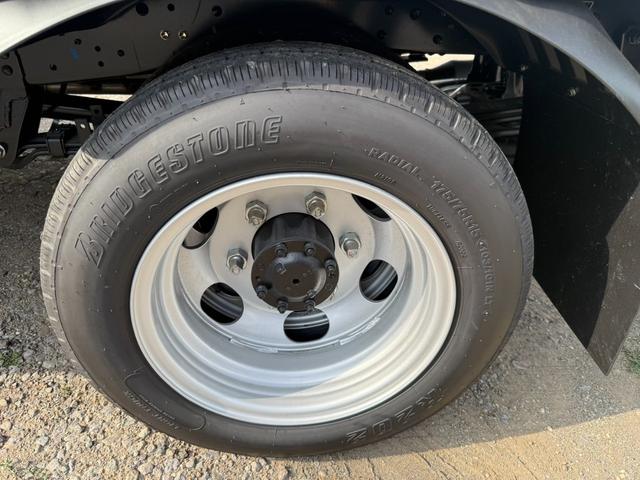 ダイナトラック パワーゲート付・レンタ歴有り　・ＡＴ・４ＷＤ・パワーゲート付・オートライト・横滑り防止装置・ヘッドライトウォッシャー・排ガス浄化装置・オートハイビーム・パーキングセンサー・レーンキープアシスト・ブレーキサポート・バックカメラ（49枚目）