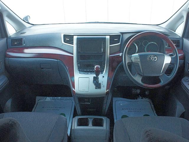 アルファード ２４０Ｓ　４ＷＤ　ナビＴＶ　スマートキー　プッシュスタート　両側パワースライド　フリップダウンモニター　コーナーセンサー　セカンドオットマン　オートライト　オートＡＣ　バックカメラ　ステアリングスイッチ　ＥＴＣ（2枚目）