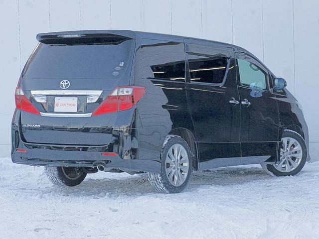 アルファード ２４０Ｓ　４ＷＤ　ナビＴＶ　スマートキー　プッシュスタート　両側パワースライド　フリップダウンモニター　コーナーセンサー　セカンドオットマン　オートライト　オートＡＣ　バックカメラ　ステアリングスイッチ　ＥＴＣ（3枚目）