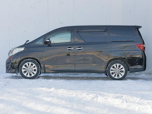 アルファード ２４０Ｓ　４ＷＤ　ナビＴＶ　スマートキー　プッシュスタート　両側パワースライド　フリップダウンモニター　コーナーセンサー　セカンドオットマン　オートライト　オートＡＣ　バックカメラ　ステアリングスイッチ　ＥＴＣ（9枚目）