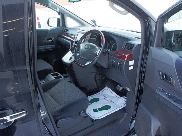 アルファード ２４０Ｓ　４ＷＤ　ナビＴＶ　スマートキー　プッシュスタート　両側パワースライド　フリップダウンモニター　コーナーセンサー　セカンドオットマン　オートライト　オートＡＣ　バックカメラ　ステアリングスイッチ　ＥＴＣ（14枚目）