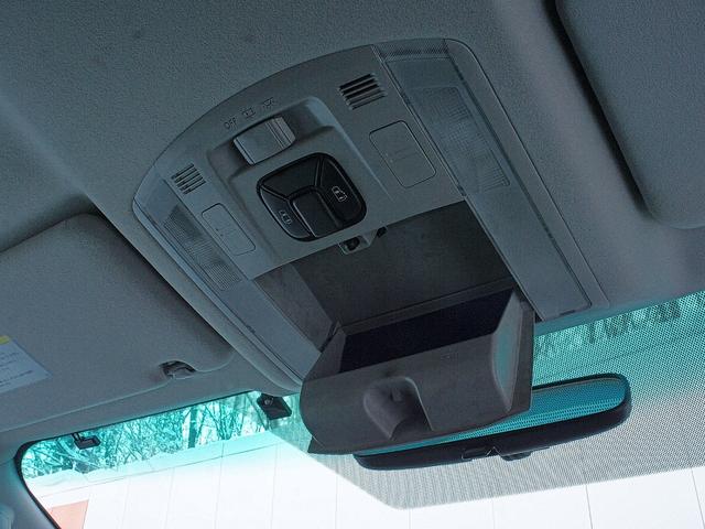 アルファード ２４０Ｓ　４ＷＤ　ナビＴＶ　スマートキー　プッシュスタート　両側パワースライド　フリップダウンモニター　コーナーセンサー　セカンドオットマン　オートライト　オートＡＣ　バックカメラ　ステアリングスイッチ　ＥＴＣ（26枚目）