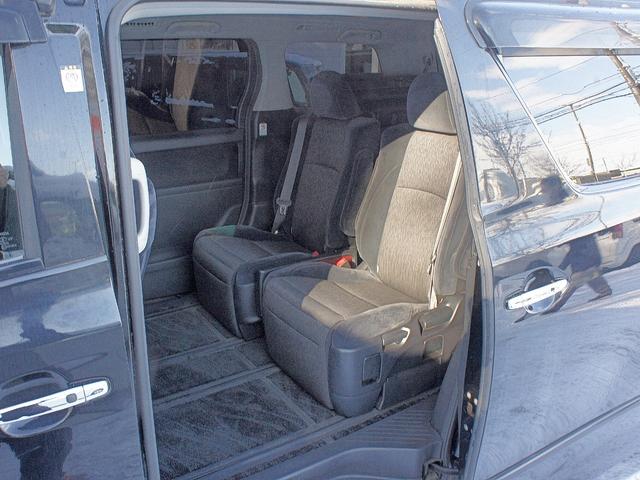 アルファード ２４０Ｓ　４ＷＤ　ナビＴＶ　スマートキー　プッシュスタート　両側パワースライド　フリップダウンモニター　コーナーセンサー　セカンドオットマン　オートライト　オートＡＣ　バックカメラ　ステアリングスイッチ　ＥＴＣ（31枚目）