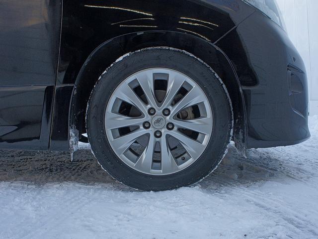 アルファード ２４０Ｓ　４ＷＤ　ナビＴＶ　スマートキー　プッシュスタート　両側パワースライド　フリップダウンモニター　コーナーセンサー　セカンドオットマン　オートライト　オートＡＣ　バックカメラ　ステアリングスイッチ　ＥＴＣ（35枚目）