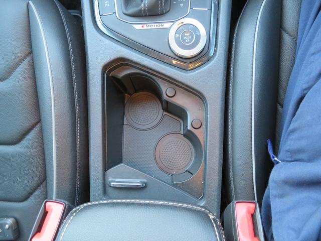 ティグアン ＴＤＩ　４モーション　Ｒライン　レザーシートパッケージ／４ＷＤ／ディーゼル／黒革シート／ＴＶ／ナビ／ＥＴＣ／電動ゲート／ＬＥＤヘッドライト／ＨＵＤ／バックカ（53枚目）