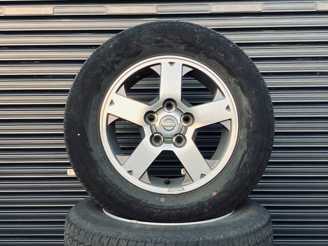 キックス RX 4WD 夏冬タイヤ AT 運転席シートヒーター 切換4WD 電動格納ミラー フォグランプ キーレス(2枚目)