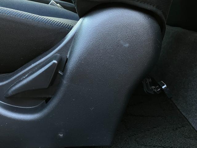 キックス RX 4WD 夏冬タイヤ AT 運転席シートヒーター 切換4WD 電動格納ミラー フォグランプ キーレス(24枚目)