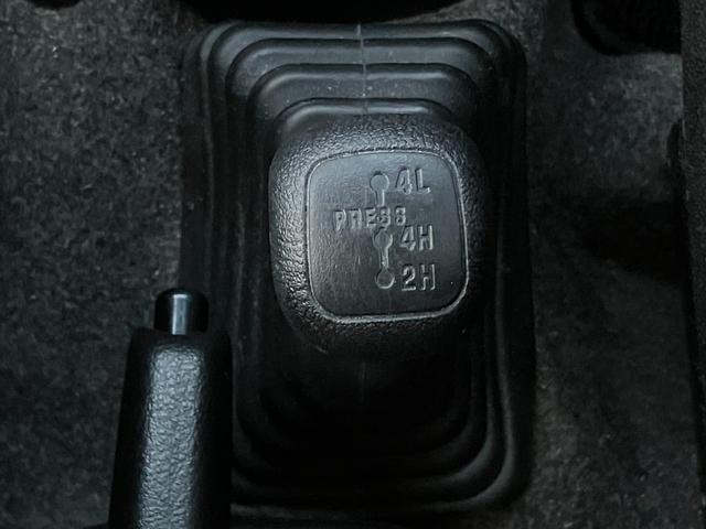 キックス RX 4WD 夏冬タイヤ AT 運転席シートヒーター 切換4WD 電動格納ミラー フォグランプ キーレス(30枚目)