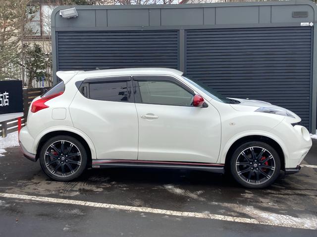 ジューク ニスモ　４ＷＤ　スポーティチューンターボ　社外マフラー　純正エンジンスターター　純正ナビ　地デジＴＶ　バックカメラ　専用シート　ＨＩＤヘッドランプ　リアフォグランプ　ＥＴＣ（15枚目）