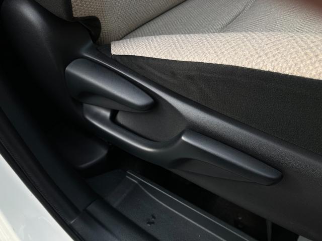 シエンタ Ｘ　４ＷＤ　本州仕入れ　パワースライドドア　セーフティセンスＣ　純正ナビ　地デジＴＶ　バックカメラ　スマートキー　プッシュスタート　ＥＴＣ　夏冬タイヤ（27枚目）