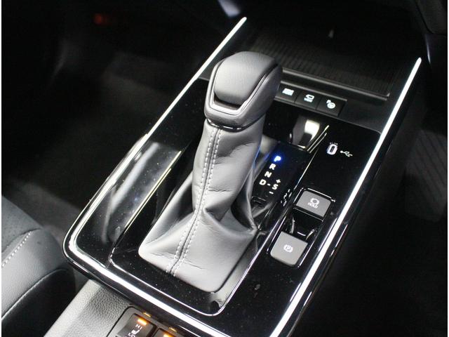 カローラクロス ＧＲスポーツ　寒冷地仕様車♪ムーンルーフ♪ＡＣ１００Ｖ１５００Ｗ付き♪１０．５インチディスプレイオーディオ♪パーキングアシスト♪トヨタ純正ドラレコ前後付き♪ステアリング革巻き♪全方位カメラ♪シートヒーター♪ＢＳＭ♪（11枚目）