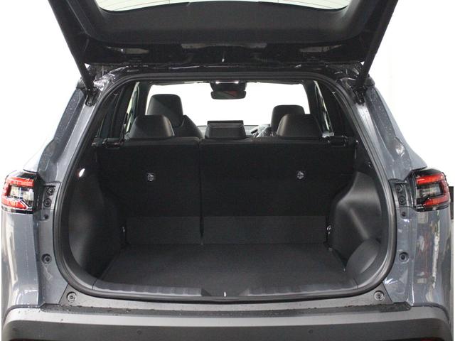 カローラクロス ＧＲスポーツ　寒冷地仕様車♪ムーンルーフ♪ＡＣ１００Ｖ１５００Ｗ付き♪１０．５インチディスプレイオーディオ♪パーキングアシスト♪トヨタ純正ドラレコ前後付き♪ステアリング革巻き♪全方位カメラ♪シートヒーター♪ＢＳＭ♪（19枚目）