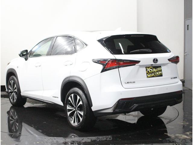 ＮＸ ＮＸ３００ｈ　Ｉパッケージ　３眼ヘッドライト♪パノラマルーフ♪後期型♪マークレビンソン♪ＢＳＭ♪オートマチックハイビーム♪ハンドルヒーター♪シートヒーター・エアコン♪パワーバックドア♪アクティブサウンドコントロール♪ＥＴＣ（9枚目）