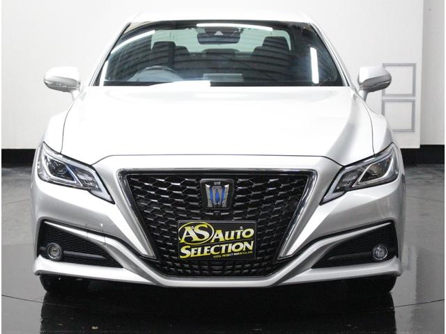 クラウンハイブリッド Ｓ　Ｃパッケージ　Ｆｏｕｒ　寒冷地仕様♪パノラミックビューモニター♪ＡＣ１００Ｖ♪インテリジェントパーキングアシスト♪インテリジェントクリアランスソナー♪オートマチックハイビーム♪レーダクルコン♪ＥＴＣ♪（2枚目）