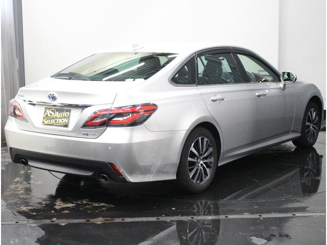 クラウンハイブリッド Ｓ　Ｃパッケージ　Ｆｏｕｒ　寒冷地仕様♪パノラミックビューモニター♪ＡＣ１００Ｖ♪インテリジェントパーキングアシスト♪インテリジェントクリアランスソナー♪オートマチックハイビーム♪レーダクルコン♪ＥＴＣ♪（8枚目）