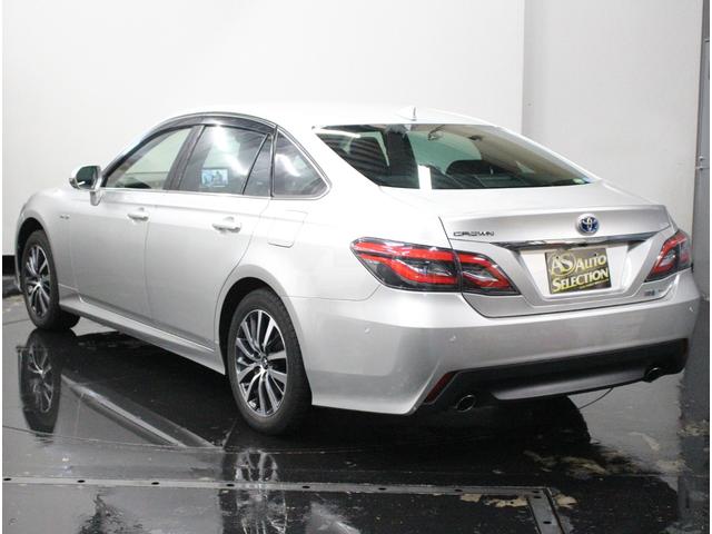 クラウンハイブリッド Ｓ　Ｃパッケージ　Ｆｏｕｒ　寒冷地仕様♪パノラミックビューモニター♪ＡＣ１００Ｖ♪インテリジェントパーキングアシスト♪インテリジェントクリアランスソナー♪オートマチックハイビーム♪レーダクルコン♪ＥＴＣ♪（9枚目）