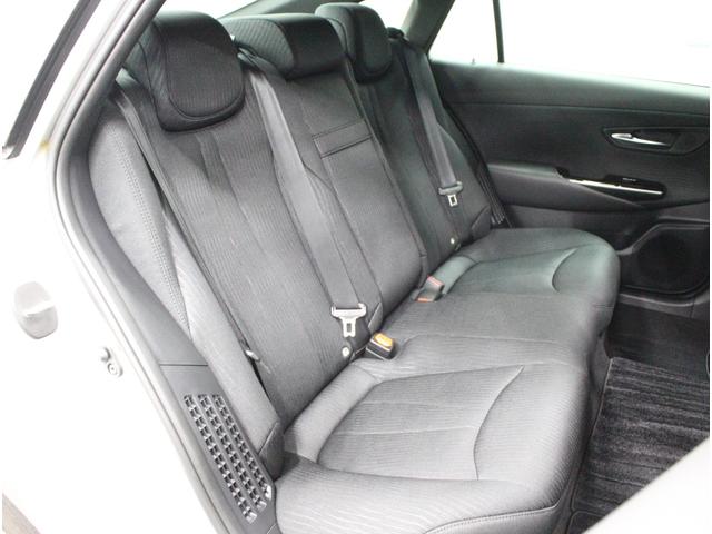 クラウンハイブリッド Ｓ　Ｃパッケージ　Ｆｏｕｒ　寒冷地仕様♪パノラミックビューモニター♪ＡＣ１００Ｖ♪インテリジェントパーキングアシスト♪インテリジェントクリアランスソナー♪オートマチックハイビーム♪レーダクルコン♪ＥＴＣ♪（13枚目）