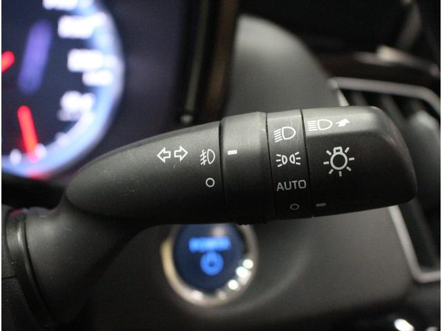 クラウンハイブリッド Ｓ　Ｃパッケージ　Ｆｏｕｒ　寒冷地仕様♪パノラミックビューモニター♪ＡＣ１００Ｖ♪インテリジェントパーキングアシスト♪インテリジェントクリアランスソナー♪オートマチックハイビーム♪レーダクルコン♪ＥＴＣ♪（24枚目）