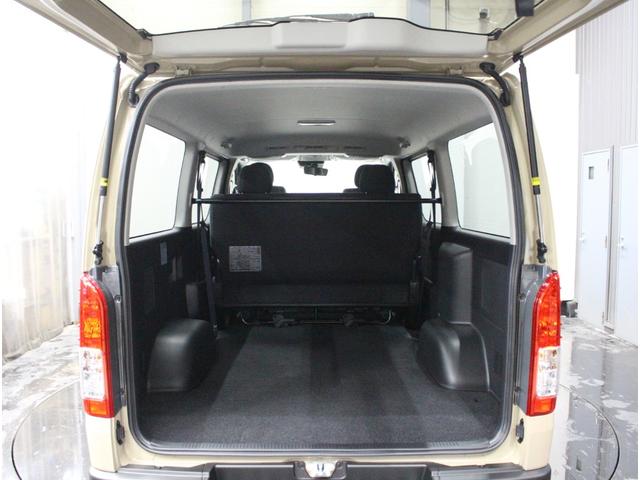 ハイエースバン ロングスーパーＧＬ　寒冷地仕様車♪デジタルインナーミラー♪両側パワースライドドア♪プッシュスタート♪スマートキー♪ＬＥＤライト♪全方位カメラ♪リアエアコン・ヒーター付き♪ＡＣ１００Ｖ♪クリアランスソナー♪２０ｔｈ記念車（17枚目）