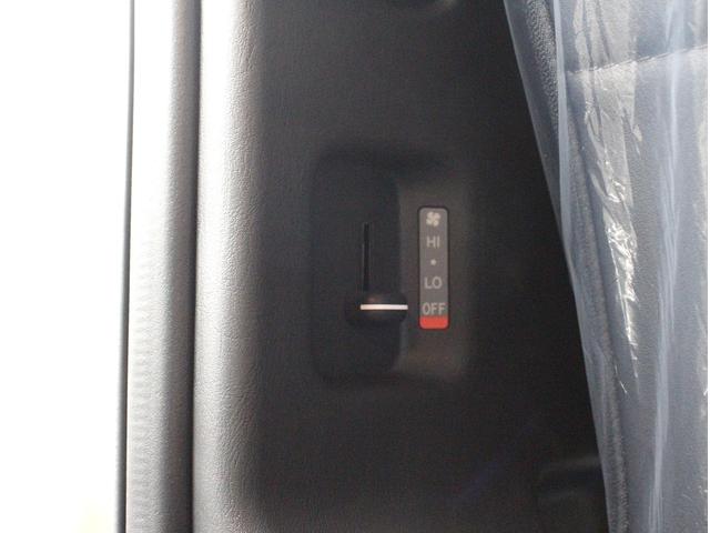 ハイエースバン 　２０ｔｈ記念車♪ディーゼルターボ♪全方位カメラ♪デジタルインナーミラー♪両側パワースライドドア♪プッシュスタート♪スマートキー♪ＬＥＤライト♪トヨタセーフティーセンス♪寒冷地仕様♪リヤヒータークーラー（24枚目）