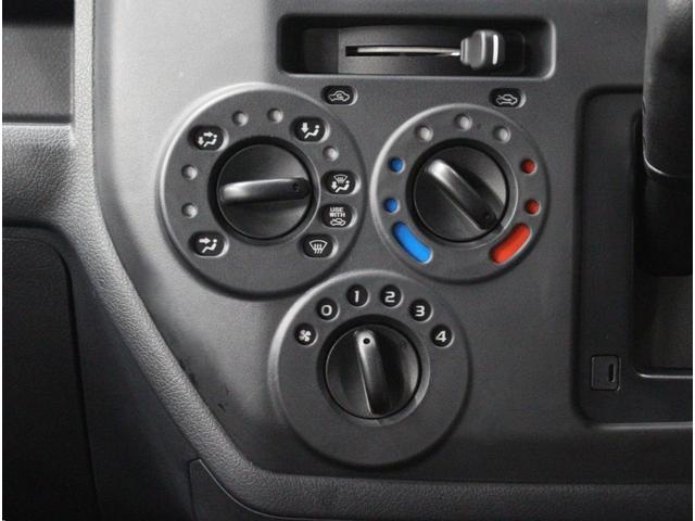 タウンエースバン 　トヨタセーフティーセンス♪Ｗエアバッグ♪リアヒーター付き♪横滑り防止装置♪パワーウィンドウ♪電動格納ミラー♪パナソニック製ナビ♪フルセグＴＶ♪アイドリングストップ♪リアフォグ♪デフロック♪バックモニタ（18枚目）