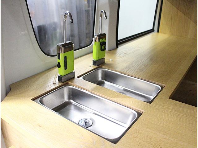 エブリイ ＰＣリミテッド　キッチンカー入庫♪移動販売車輛♪カウンター付き♪シンク・水栓設備付き♪レダーブレーキサポート搭載♪パートタイム４ＷＤ♪マニュアルモード付オートマチック♪電動格納ミラー♪（29枚目）