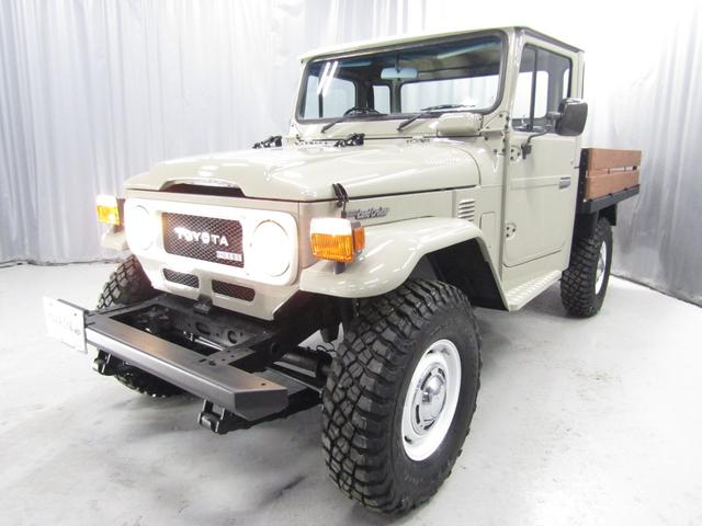 ランドクルーザー４０ トヨタ オーストラリアトヨタ ランクル４０ｐｕ ４ｗｄ ディーゼル ｎｏｘ適合 全国登録可能 ワンオフベッド製作 ベンチシート パワステ １ナンバー登録 グッドリッチｍｔタイヤ ディーンクロスカントリー 北海道 オーストラリアトヨタ