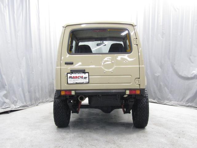 ジムニーシエラ ベースグレード　４ＷＤ　ベージュボディ　リフトアップ公認　前後クロカンバンパー　オートマ　ブロンズアルミホイール　グッドリッチＡＴタイヤ　ＫＩＮＧＳシートカバー　クリスタルヘッドライト　本州仕入（10枚目）