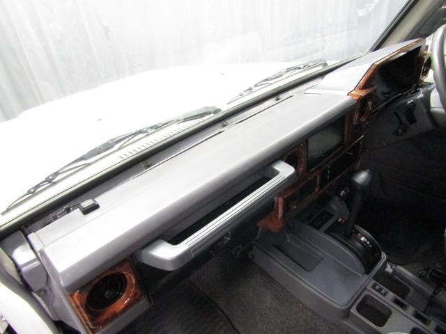 ランドクルーザー７０ ＬＸ　ディーゼル　オートマ　純正ホワイト　後期仕様　マッドタイヤ　ブラッドレーＡＷ　地デジＨＤＤナビ　ＥＴＣ　ブルートゥース　ウッドパネル　１ナンバー（27枚目）