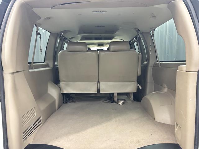 シボレーエクスプレス ４ＷＤ　全塗装カーゴフェイス　１ナンバー５名乗車　内装ブラウンモケットシート　新ディスプレイオーディオ　カープレイ対応　バックカメラ　ＥＴＣ　グッドリッチＭＴ　ＦＵＥＬアルミ　サイド出しマフラー　整備済車両（28枚目）