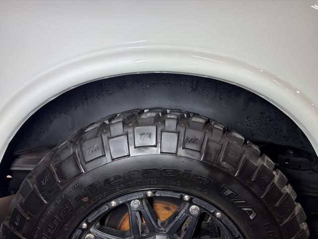 シボレーエクスプレス ４ＷＤ　全塗装カーゴフェイス　１ナンバー５名乗車　内装ブラウンモケットシート　新ディスプレイオーディオ　カープレイ対応　バックカメラ　ＥＴＣ　グッドリッチＭＴ　ＦＵＥＬアルミ　サイド出しマフラー　整備済車両（48枚目）