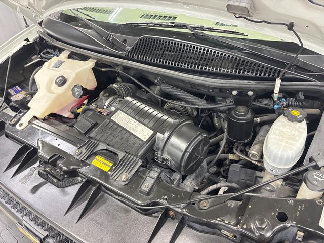 シボレーエクスプレス ４ＷＤ　全塗装カーゴフェイス　１ナンバー５名乗車　内装ブラウンモケットシート　新ディスプレイオーディオ　カープレイ対応　バックカメラ　ＥＴＣ　グッドリッチＭＴ　ＦＵＥＬアルミ　サイド出しマフラー　整備済車両（50枚目）