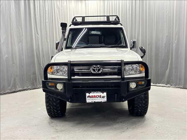 ランドクルーザー７０ バン　３０周年記念車　４ＷＤ　５速　前後デフロック　ＥＴＣ　バックカメラ　地デジナビ　マーテルデーモンＡＷ　キーレス　マッドタイヤ　シュノーケル　ブルバー　ルーフキャリア　リアラダー　１ナンバー　本州仕入（3枚目）