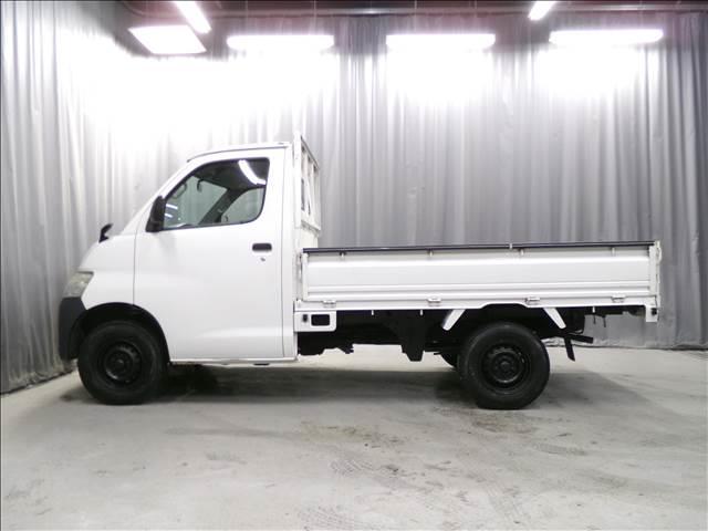 ライトエーストラック ＤＸ　４ＷＤ　オートマ　リフトアップ　フロントカメラ　ＫＩＮＧＳシートカバー　エアバッグ　ＡＢＳ　オートマ　センターデフロック　三方開き　４ナンバー　本州仕入（9枚目）