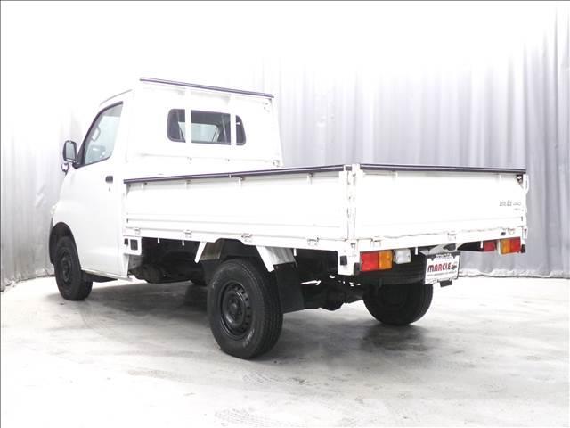 ライトエーストラック ＤＸ　４ＷＤ　オートマ　リフトアップ　フロントカメラ　ＫＩＮＧＳシートカバー　エアバッグ　ＡＢＳ　オートマ　センターデフロック　三方開き　４ナンバー　本州仕入（10枚目）