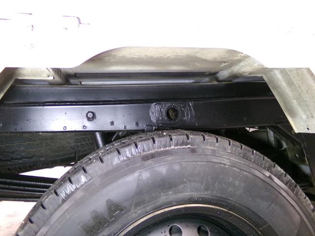 ライトエーストラック ＤＸ　４ＷＤ　オートマ　リフトアップ　フロントカメラ　ＫＩＮＧＳシートカバー　エアバッグ　ＡＢＳ　オートマ　センターデフロック　三方開き　４ナンバー　本州仕入（27枚目）