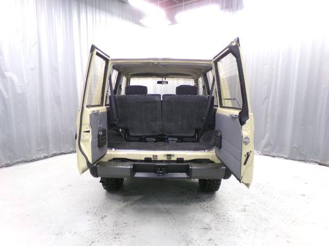 ランドクルーザープラド ＳＸ　ショートボディ　ディーゼルターボ　オートマ　全塗装ナロー　輸出ホイール　グッドリッチＭＴタイヤ　４ナンバー　クリスタルレンズ　タイベル交換済（29枚目）