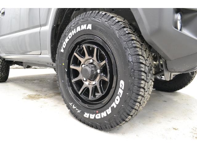 ジムニー XC 4WD LEDヘッドライト 新ジオランダーX-ATタイヤ 新マッドヴァンスAW シートヒーター キーレス ディスプレイオーディオ Bluetooth プッシュスタート ルーフキャリア リアラダー(7枚目)
