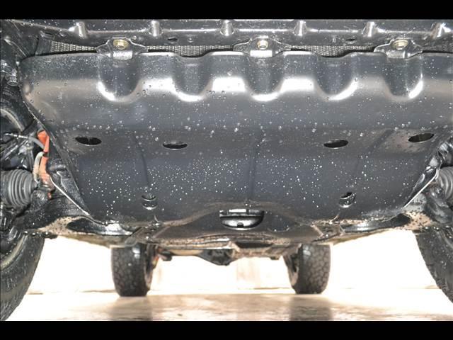 ハイラックスサーフ ＳＳＲ－Ｇ　インタークーラー　ディーゼルターボ　オートマ　純正シルバー　バンパーガード　新ジオランダーＸ－ＡＴ　マッドヴァンスＡＷ　背面タイヤ　フォグランプ　内装ベージュ　ウッドパネル（8枚目）