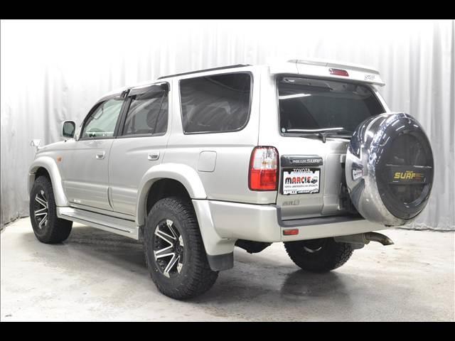 ハイラックスサーフ ＳＳＲ－Ｇ　インタークーラー　ディーゼルターボ　オートマ　純正シルバー　バンパーガード　新ジオランダーＸ－ＡＴ　マッドヴァンスＡＷ　背面タイヤ　フォグランプ　内装ベージュ　ウッドパネル（10枚目）