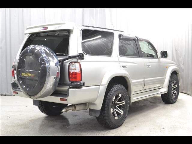 ハイラックスサーフ ＳＳＲ－Ｇ　インタークーラー　ディーゼルターボ　オートマ　純正シルバー　バンパーガード　新ジオランダーＸ－ＡＴ　マッドヴァンスＡＷ　背面タイヤ　フォグランプ　内装ベージュ　ウッドパネル（12枚目）