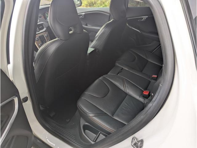 V40 クロスカントリー T5 AWD 衝突被害軽減ブレーキ 前後ソナー付 BLIS バックカメラ アダプティブクルーズ アイシン6速AT レザーパワーシート シートヒーター Bluetooth 純正ナビTV ETC スペアキー有(33枚目)