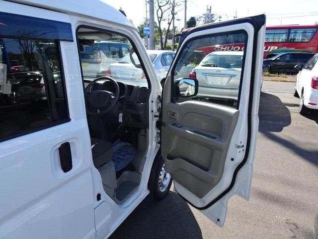ＮＶ１００クリッパーバン ＤＸ　ＧＬセーフティパッケージ　☆４ＷＤ☆デュアルカメラブレーキサポート☆社外ナビ☆社外バックカメラ☆キーレス☆エアコン☆パワステ☆パワーウインドウ☆コーナーセンサー☆Ｂｌｕｅｔｏｏｔｈオーディオ対応☆バックブザー（31枚目）