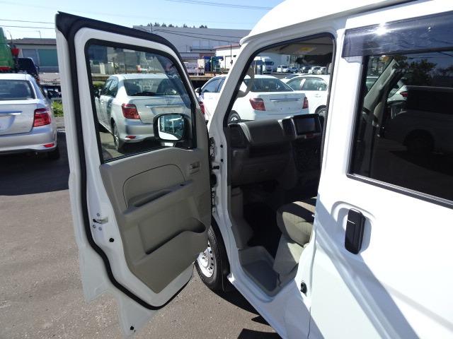 ＮＶ１００クリッパーバン ＤＸ　ＧＬセーフティパッケージ　☆４ＷＤ☆デュアルカメラブレーキサポート☆社外ナビ☆社外バックカメラ☆キーレス☆エアコン☆パワステ☆パワーウインドウ☆コーナーセンサー☆Ｂｌｕｅｔｏｏｔｈオーディオ対応☆バックブザー（51枚目）