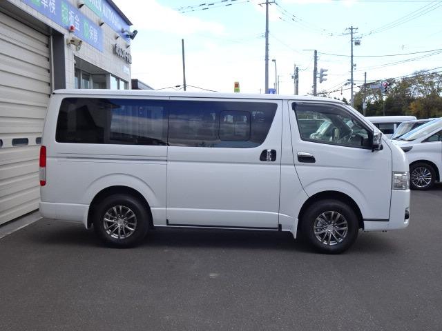 ハイエースバン スーパーＧＬ　ダークプライムＩＩ　☆４ＷＤ☆トヨタセーフティーセンス☆ディーゼル☆２バッテリー☆純正フルセグナビ☆バックカメラ☆デジタルインナーミラー☆ＥＴＣ☆オートマチックハイビーム☆ＶＳＣ☆リヤヒーター☆ドラレコ前後☆寒冷地仕様（4枚目）