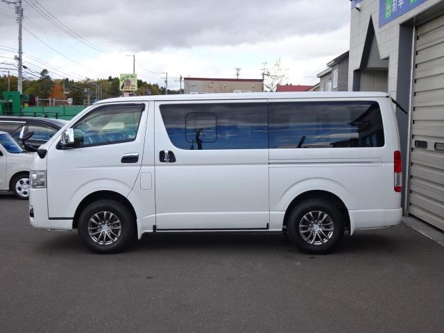 ハイエースバン スーパーＧＬ　ダークプライムＩＩ　☆４ＷＤ☆トヨタセーフティーセンス☆ディーゼル☆２バッテリー☆純正フルセグナビ☆バックカメラ☆デジタルインナーミラー☆ＥＴＣ☆オートマチックハイビーム☆ＶＳＣ☆リヤヒーター☆ドラレコ前後☆寒冷地仕様（5枚目）