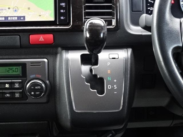 ハイエースバン スーパーＧＬ　ダークプライムＩＩ　☆４ＷＤ☆トヨタセーフティーセンス☆ディーゼル☆２バッテリー☆純正フルセグナビ☆バックカメラ☆デジタルインナーミラー☆ＥＴＣ☆オートマチックハイビーム☆ＶＳＣ☆リヤヒーター☆ドラレコ前後☆寒冷地仕様（12枚目）
