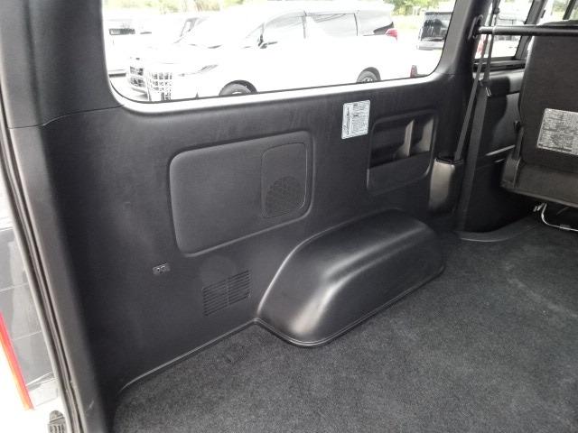 ハイエースバン スーパーＧＬ　ダークプライムＩＩ　☆４ＷＤ☆トヨタセーフティーセンス☆ディーゼル☆２バッテリー☆純正フルセグナビ☆バックカメラ☆デジタルインナーミラー☆ＥＴＣ☆オートマチックハイビーム☆ＶＳＣ☆リヤヒーター☆ドラレコ前後☆寒冷地仕様（47枚目）