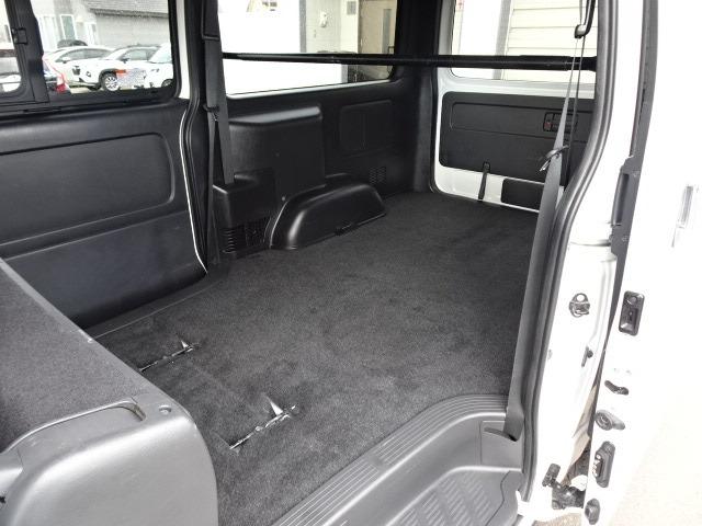 ハイエースバン スーパーＧＬ　ダークプライムＩＩ　☆４ＷＤ☆トヨタセーフティーセンス☆ディーゼル☆２バッテリー☆純正フルセグナビ☆バックカメラ☆デジタルインナーミラー☆ＥＴＣ☆オートマチックハイビーム☆ＶＳＣ☆リヤヒーター☆ドラレコ前後☆寒冷地仕様（49枚目）