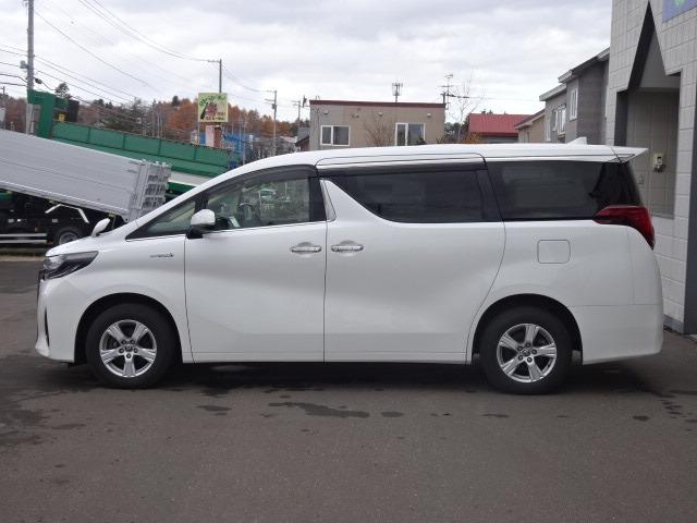 アルファードハイブリッド Ｘ　☆４ＷＤ☆７人乗り☆トヨタセーフティーセンス☆両側パワースライドドア☆バックガイドモニター☆ＶＳＣ☆クルーズコントロール☆ＥＴＣ☆ワイパーデアイサー☆ドライブレコーダー☆ＬＥＤヘッドランプ（5枚目）
